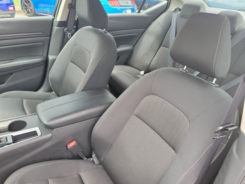 Used 2025 Nissan Altima 2.5 SV FWD image 18