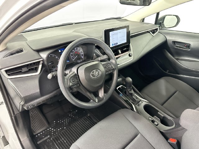 Used 2025 Toyota Corolla LE FWD image 17