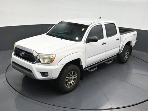 Used 2012 Toyota Tacoma PreRunner w/ SR5 Pkg RWD image 15