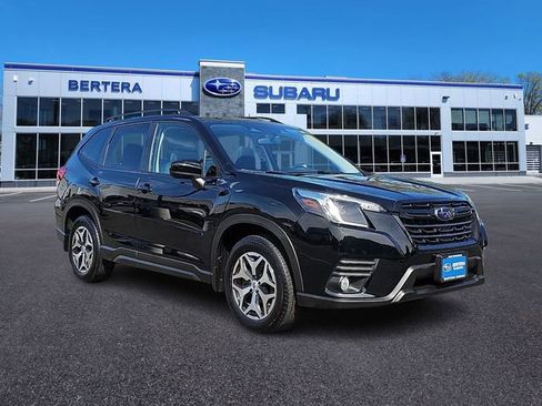 Used 2023 Subaru Forester Premium AWD/4WD image 2