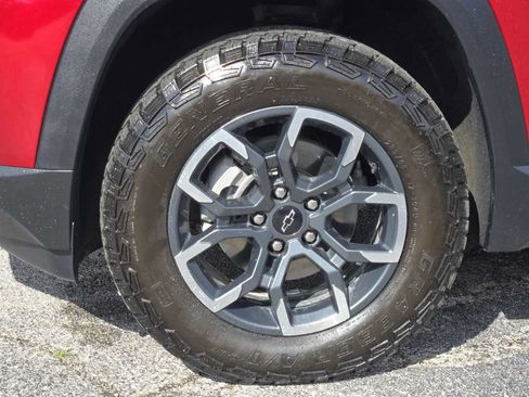 Certified 2025 Chevrolet Equinox ACTIV AWD/4WD image 13