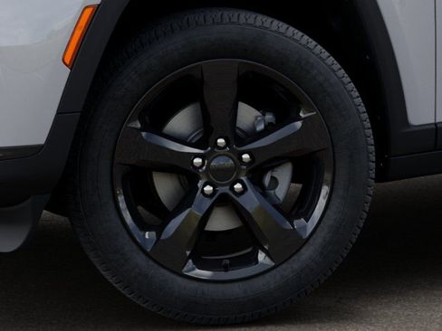 New 2025 Jeep Grand Cherokee L Altitude AWD/4WD image 8