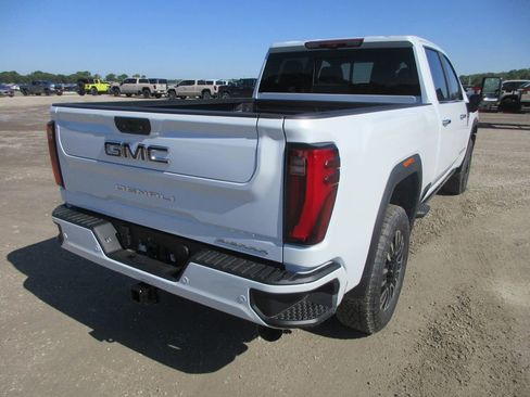 New 2026 GMC Sierra 2500 Denali Ultimate AWD/4WD image 4