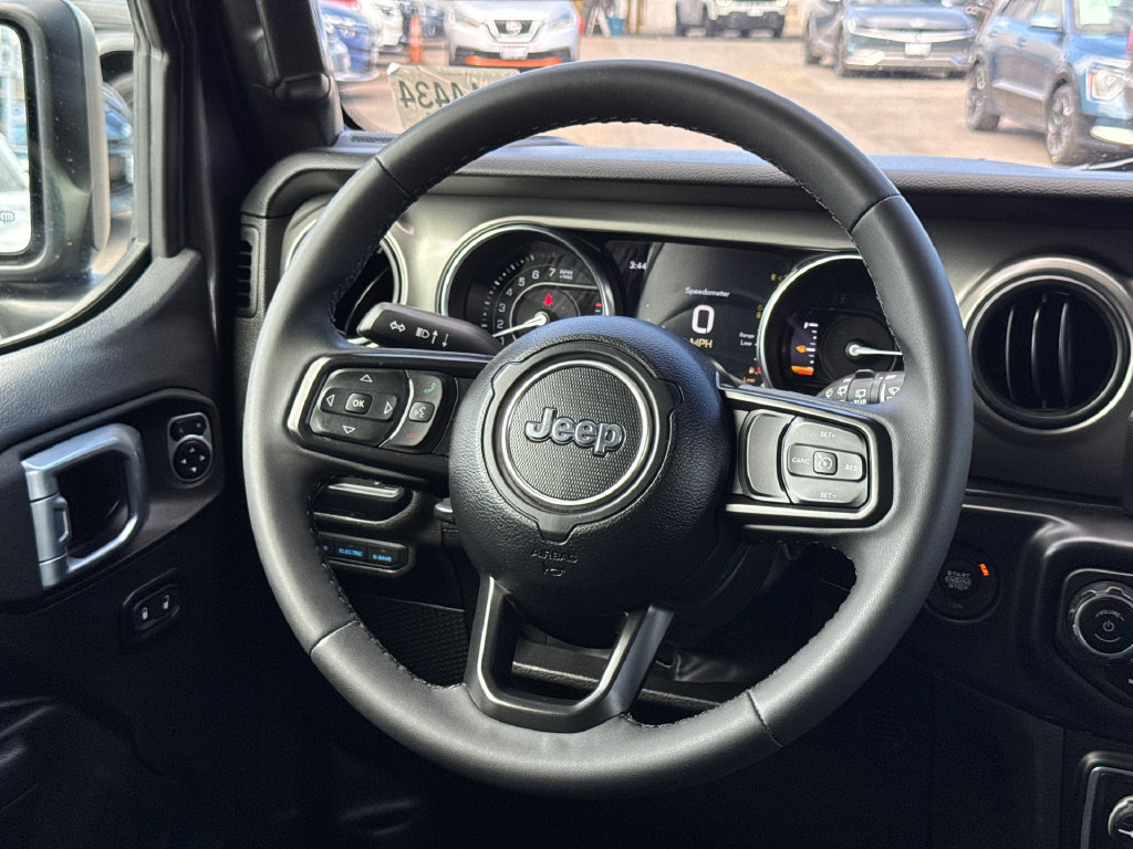 Certified 2023 Jeep Wrangler Unlimited w/ 8.4" Radio Group AWD/4WD image 24