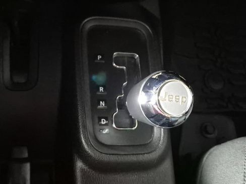 Used 2015 Jeep Wrangler Unlimited Sport w/ Quick Order Package 24S AWD/4WD image 18