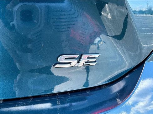 Used 2025 Toyota Camry SE image 8