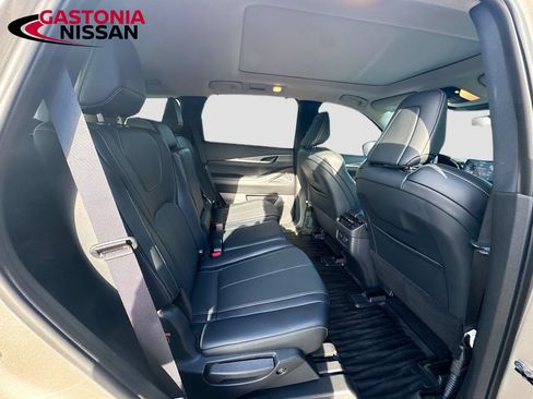 Used 2023 INFINITI QX60 Luxe w/ Performance Audio Package FWD image 37
