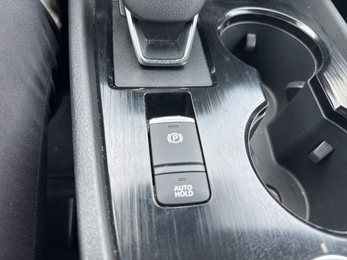 Used 2023 Nissan Rogue SV AWD/4WD image 19
