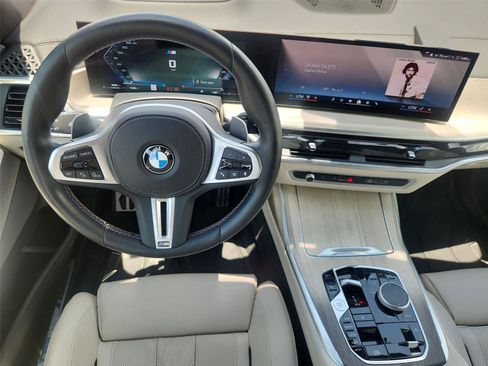 Used 2025 BMW X7 M60i AWD/4WD image 11