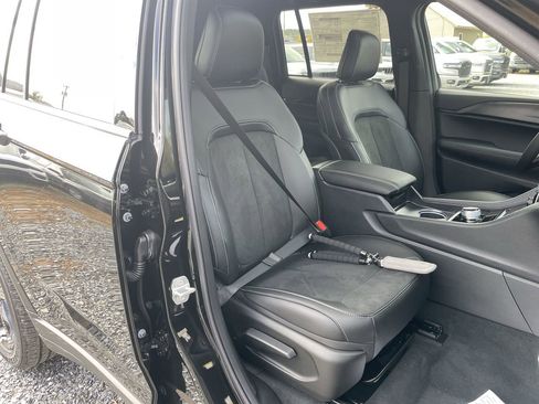 New 2025 Jeep Grand Cherokee Altitude image 24