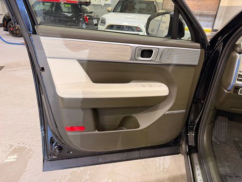 Used 2024 Hyundai Santa Fe Calligraphy image 9