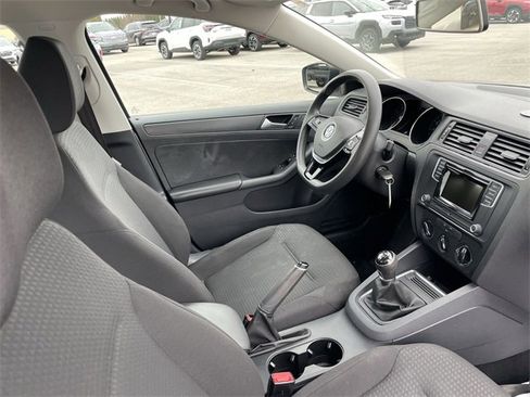 Used 2016 Volkswagen Jetta S image 19