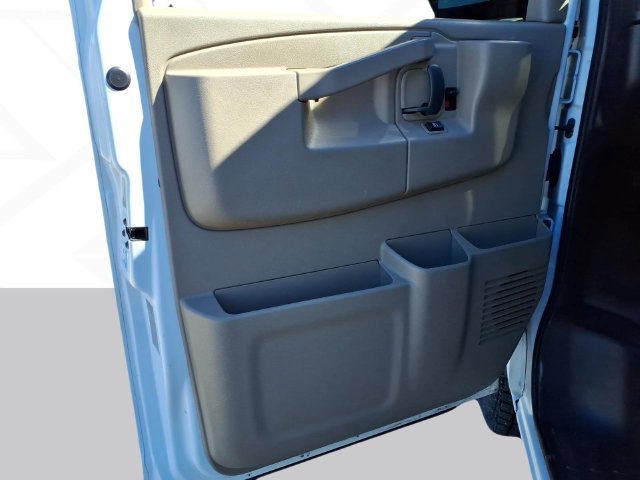 Used 2019 Chevrolet Express 2500 w/ Driver Convenience Package RWD image 10