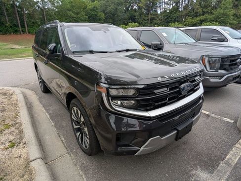 Certified 2025 Ford Expedition Platinum w/ Driver's Package AWD/4WD image 1
