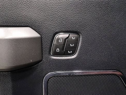 Certified 2022 Ford F450 Platinum w/ FX4 Off-Road Package image 13