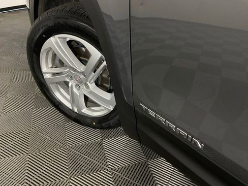 Used 2018 GMC Terrain SLE w/ Driver Convenience Package AWD/4WD image 41