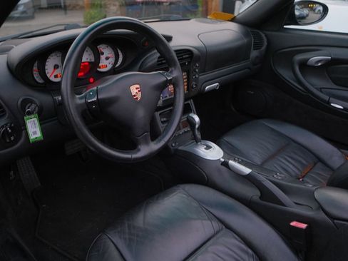 Used 2004 Porsche 911 Carrera 4S image 13