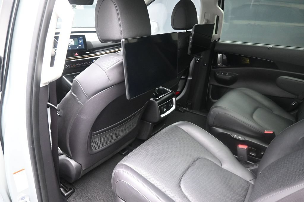Used 2025 Kia Carnival SX Prestige FWD image 21