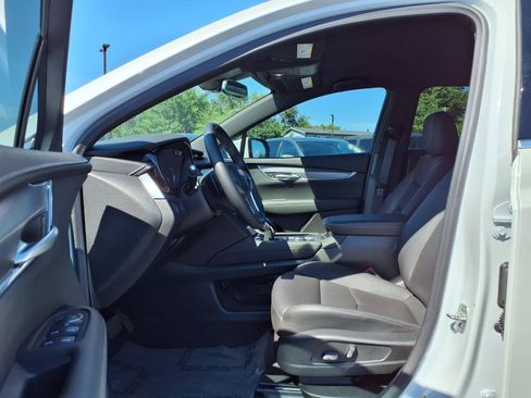 Used 2025 Cadillac XT5 Luxury FWD image 25