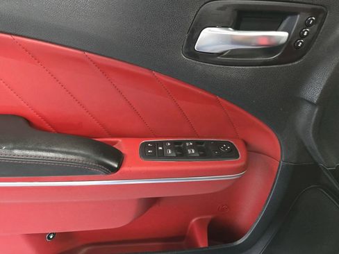 Used 2016 Dodge Charger R/T Scat Pack w/ Beats Audio Group RWD image 13