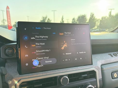 Certified 2025 Toyota Tacoma 4x4 Double Cab Hybrid image 19