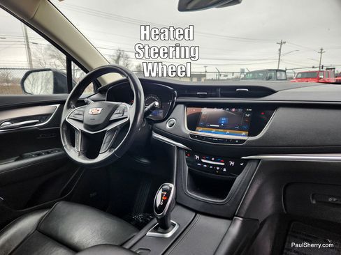 Used 2019 Cadillac XT5 Luxury image 2