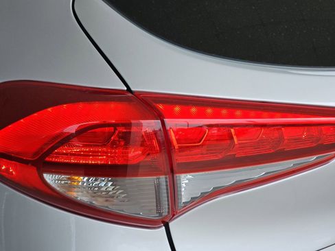 Used 2016 Hyundai Tucson Limited FWD image 40
