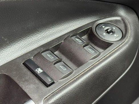 Used 2017 Ford Escape SE image 22