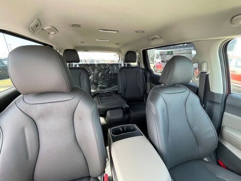 New 2026 Kia Carnival image 27