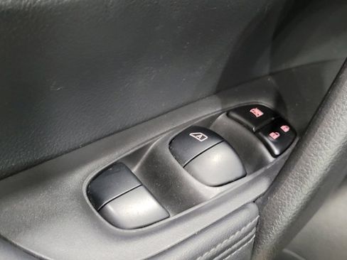 Used 2019 Nissan Rogue SV AWD/4WD image 27