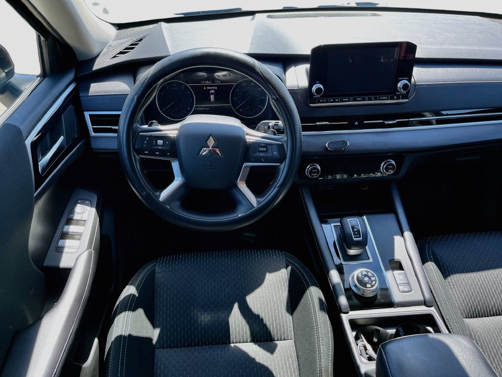 Used 2024 Mitsubishi Outlander ES AWD/4WD image 21