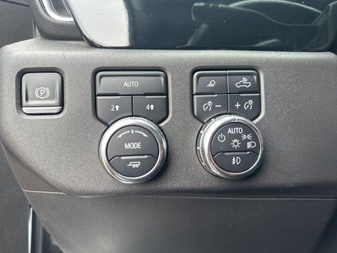Used 2024 GMC Sierra 1500 SLT AWD/4WD image 12