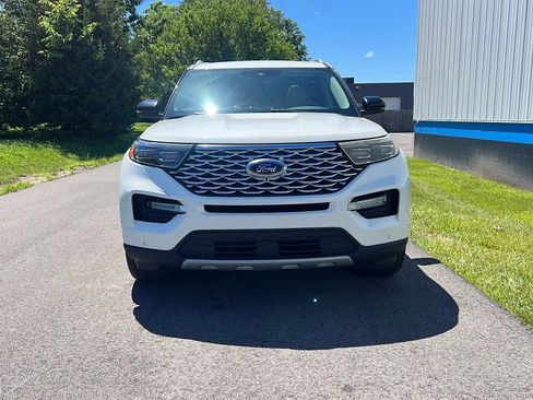 Used 2020 Ford Explorer Platinum w/ Premium Technology Package AWD/4WD image 2
