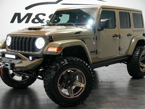 Used 2025 Jeep Wrangler Unlimited Sport AWD/4WD image 2