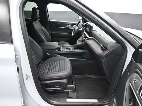New 2026 Ford Explorer ST-Line w/ ST-Line Street Pack AWD/4WD image 12