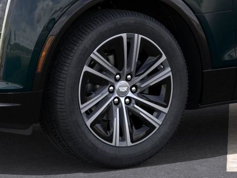 Used 2026 Cadillac Lyriq Luxury w/ LPO, Floor Liner Package AWD/4WD image 9