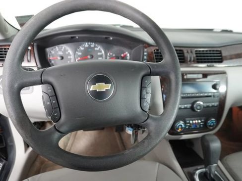 Used 2015 Chevrolet Impala LTZ FWD image 23
