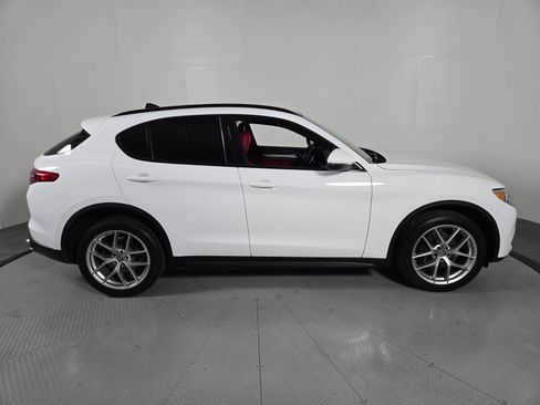 Used 2018 Alfa Romeo Stelvio Ti Sport AWD/4WD image 6
