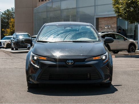 Used 2024 Toyota Corolla LE FWD image 2