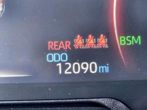 Used 2024 Toyota RAV4 XLE Premium image 31