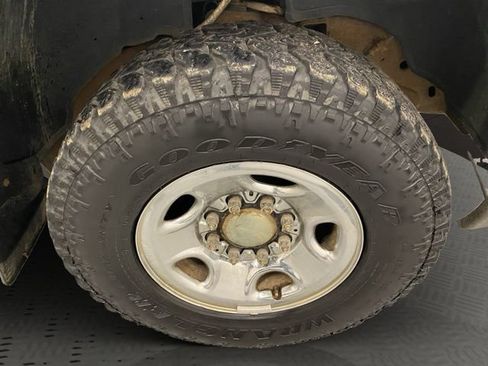 Used 2004 Chevrolet Silverado 2500 LS AWD/4WD image 37