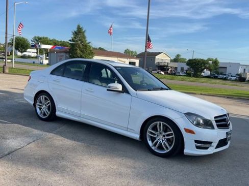 Used 2014 Mercedes-Benz C 300 4MATIC Sedan image 2