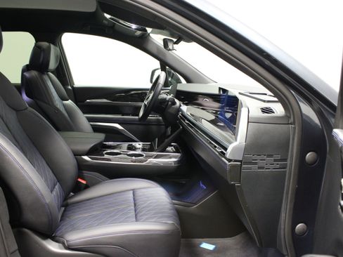 Used 2026 Cadillac Escalade IQ Luxury 1 AWD/4WD image 16
