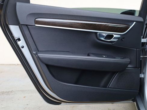 Used 2018 Volvo S90 T5 Momentum w/ Convenience Package FWD image 17