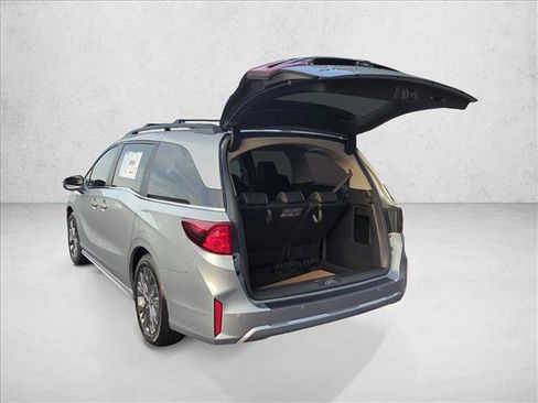 New 2026 Honda Odyssey Touring image 9