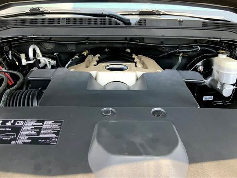 Used 2019 Cadillac Escalade ESV Premium Luxury image 31