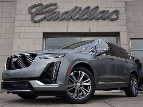 Used 2024 Cadillac XT6 Premium Luxury image 11