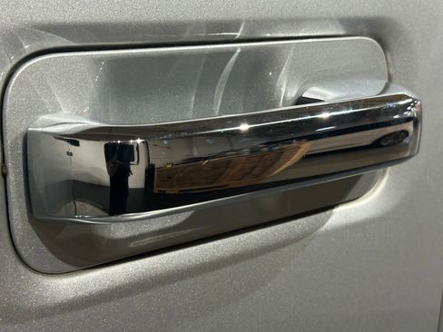 Used 2019 Ford F150 Lariat w/ Equipment Group 502A Luxury AWD/4WD image 23