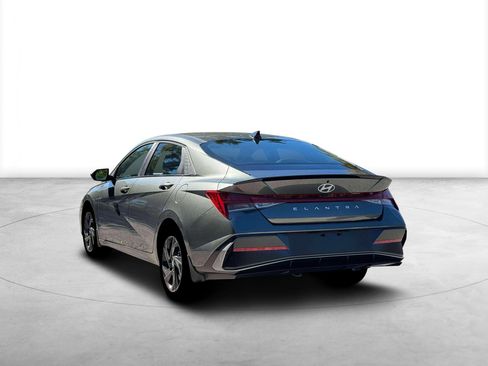 New 2026 Hyundai Elantra SEL Sport Premium FWD image 5