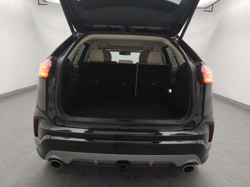 Used 2019 Ford Edge Titanium w/ Equipment Group 301A AWD/4WD image 29